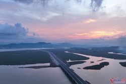Thực hư chuyện cao tốc gần 200km ở Quảng Ninh không có cây xăng, trạm dừng nghỉ