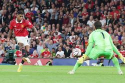 Sancho và Rashford cùng lập công, MU đả bại Liverpool