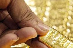 Giá vàng thế giới giảm xuống gần mức thấp nhất trong 1 tháng phiên 22/8
