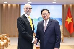 Thủ tướng Phạm Minh Chính tiếp Đại sứ Canada Shawn Steil
