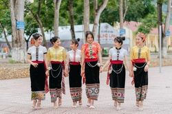 Trang phục của phụ nữ Thái Quỳ Châu