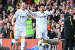 Soi kèo nhà cái Leeds vs Barnsley. Nhận định, dự đoán bóng đá cúp Liên đoàn Anh (1h45, 25/8)