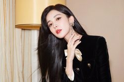 Cổ Lực Na Trát: 'Bình hoa di động' của C-biz liên tiếp vướng scandal tình ái