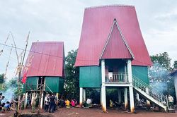 'Đóng khung' bản sắc