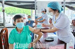 Tuyên Quang tiếp nhận 92.200 liều vắc xin
