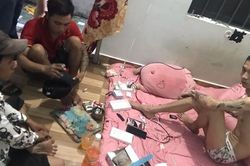 Nhóm công nhân bốc xếp rủ nhau xài 'hàng đá' trong nhà trọ