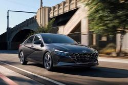 Hyundai Elantra bị triệu hồi do lỗi túi khí