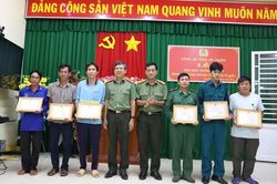 Khen thưởng sáu người ứng cứu 40 công dân bơi qua sông sau khi trốn khỏi casino ở Campuchia