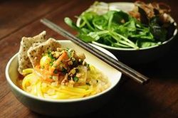 Báo nước ngoài giới thiệu ba món Việt nhất định phải thử ngoài phở