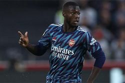 Arsenal chuẩn bị tống cổ bản hợp đồng đắt giá nhất lịch sử khỏi Emirates