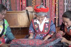 Gìn giữ và phát huy bản sắc dân tộc Mông đỏ