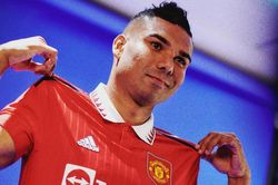 Casemiro mặc số áo cũ của Bruno Fernandes ở MU