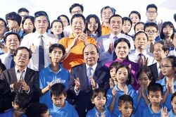 Chủ tịch nước mong muốn học sinh trường Hy Vọng vượt qua mất mát để vươn lên