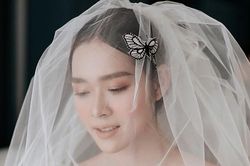 Tựa những viên pha lê trong ngày cưới
