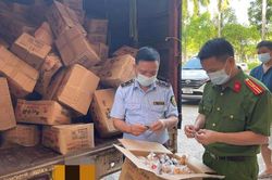 Bánh nướng, bánh dẻo 'lởm' tràn ra thị trường trước dịp lễ Trung thu