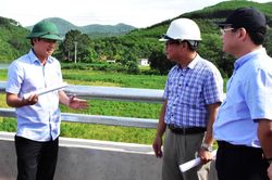 Kinh tế Xây dựng - Giao thông Bí thư Tỉnh ủy Lê Trường Lưu kiểm tra tiến độ Dự án cao tốc Cam Lộ - La Sơn