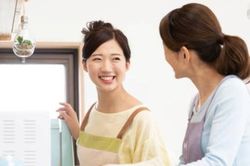 Tôi luôn nghĩ bố mẹ chồng ghét tôi, cho đến khi vô tình nghe được điều này