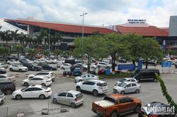 Sẽ thu phí tự động không dừng với ô tô ra vào sân bay