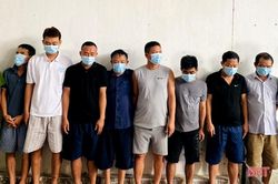Bắt quả tang 7 đối tượng đánh 'liêng' trong quán cà phê ở Nghi Xuân