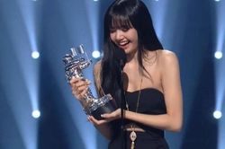 Vượt BTS và Twice, Lisa Blackpink thắng giải Kpop hay nhất MTV với 'Lalisa'