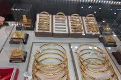 Giá vàng giảm mạnh
