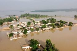 Pakistan: Lũ lụt khiến 50% diện tích chìm trong biển nước, hàng triệu người mất nhà cửa
