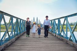 Trông vời con nước Hiền Lương