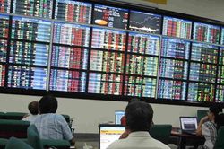 Nhiều cổ phiếu lớn giúp VN-Index tăng hơn 8 điểm