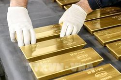 Giá vàng châu Á giảm phiên chiều 30/8 do đồng USD tăng