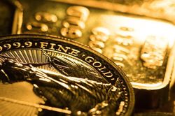 Giá vàng tiếp tục trượt dốc, quỹ SPDR Gold Trust không ngừng bán ra