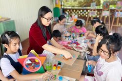 Trung thu cho trẻ em yếu thế