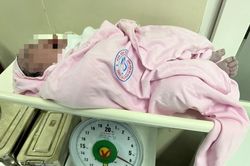Em bé ở Bắc Giang chào đời với cân nặng 'khủng' hơn 6kg