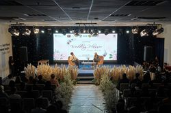 Sinh viên tổ chức lễ cưới tại trường để thực hành đề án môn học