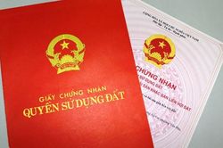Ngày tân gia, chồng tuyên bố sang tên sổ đỏ cho tôi khiến cả nhà ngạc nhiên