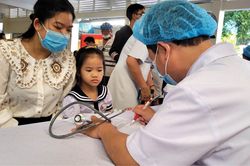 Y tế - Sức khỏe Tiêm nhắc lại vắc-xin phòng COVID-19: Người dân vẫn chủ quan