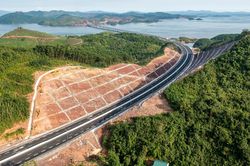 Khánh thành tuyến cao tốc Vân Đồn - Móng Cái