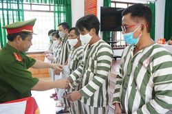 Công an thành phố Đà Nẵng công bố Quyết định đặc xá cho 11 phạm nhân