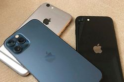 iPhone 11, 12, 13 đồng loạt lao dốc kịch sàn