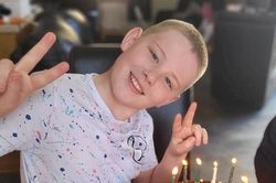 Cậu bé 11 tuổi có IQ cao hơn Albert Einstein và Stephen Hawking