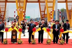 Khánh thành tuyến đường cao tốc Vân Đồn - Móng Cái