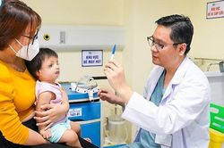 Bé gái 10 tháng tuổi mắc dị tật sọ mặt hiếm gặp