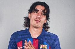 Barcelona đón 2 tân binh trong ngày cuối kỳ chuyển nhượng