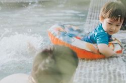 Những phương pháp dạy con đã lỗi thời nhưng nhiều cha mẹ vẫn tưởng là tốt