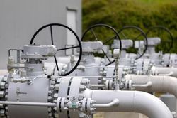 Giá khí đốt ở châu Âu bất ngờ giảm mạnh nhờ kế hoạch chống khủng hoảng của EU
