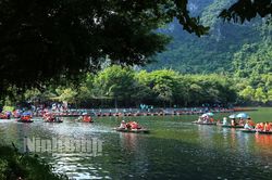 Du lịch Ninh Bình 'hút khách' dịp nghỉ lễ 2/9