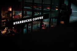 Starbucks có CEO mới