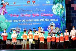 Chương trình 'Vầng trăng yêu thương' nhân dịp Tết Trung thu