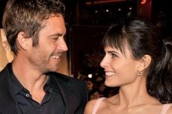 Nữ diễn viên 'Fast and Furious' tưởng nhớ Paul Walker trong lễ cưới