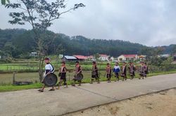 Hướng dẫn học sinh kỹ năng ứng phó với động đất nhân dịp khai trường