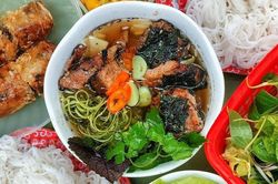Bún chả - món ăn khó cưỡng giữa lòng Hà Nội
